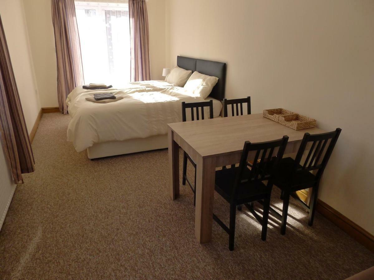 Wembley Homestay Лондон Екстериор снимка